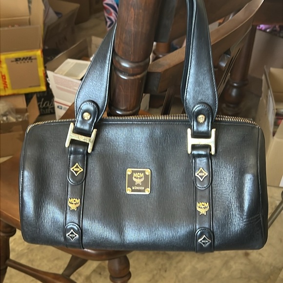 MCM Vintage Black Leather Boston Bag Satchel – Gold Hardware, Rare Style - Picture 1 of 7